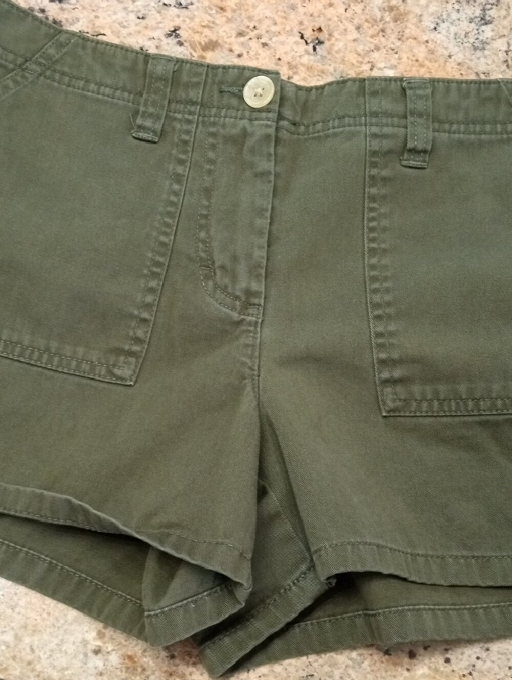 LONDON JEAN Olive Green Utility Shorts Size 4.